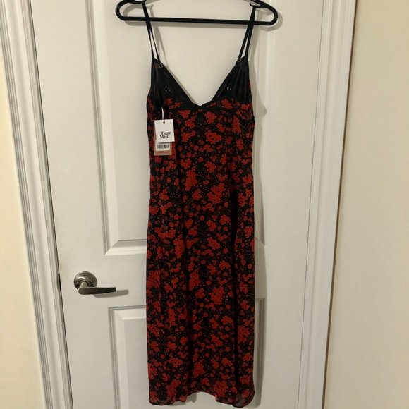 Red & Black Floral print Dress - Picture 5 of 8
